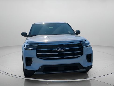 New 2026 Ford Explorer Active RWD image 8