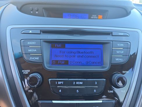 Used 2013 Hyundai Elantra GLS w/ Preferred Pkg image 12