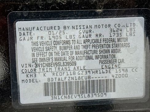 Used 2025 Nissan Versa SV FWD image 27