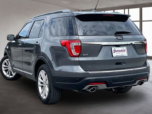 Used 2018 Ford Explorer XLT w/ Equipment Group 202A image 4