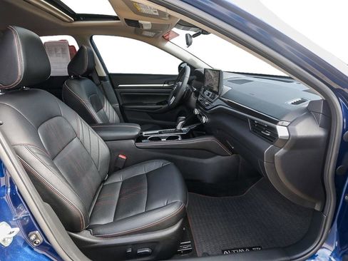 Used 2024 Nissan Altima 2.5 SR w/ SR Premium Package image 22