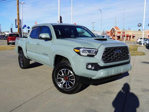 Certified 2023 Toyota Tacoma TRD Sport w/ Advanced Technology Package image 2