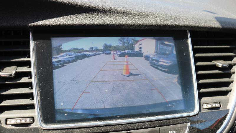 Used 2021 Buick Encore Preferred AWD/4WD image 17