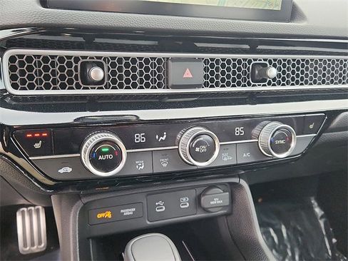 Certified 2025 Honda Civic Sport image 9