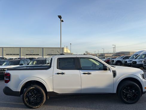 New 2026 Ford Maverick XLT w/ Black Appearance Package image 4