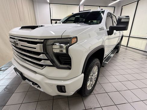 Used 2024 Chevrolet Silverado 2500 High Country AWD/4WD image 10