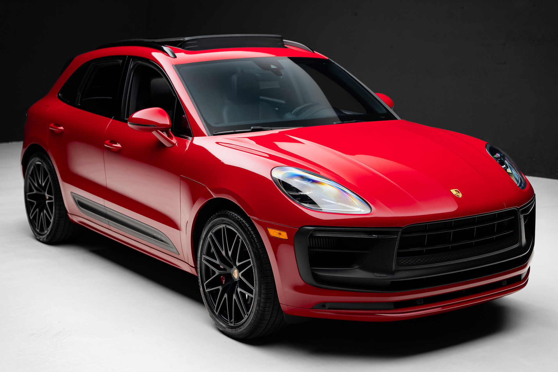 Used 2022 Porsche Macan GTS AWD/4WD image 40