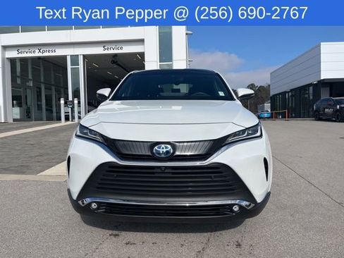 Used 2024 Toyota Venza Limited image 2