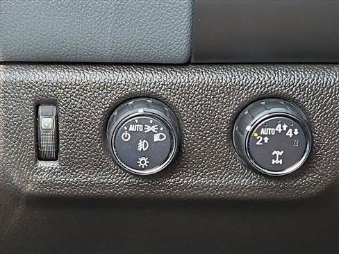 Certified 2022 Chevrolet Colorado Z71 w/ Safety Package AWD/4WD image 17