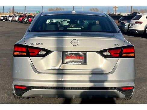 Used 2024 Nissan Altima 2.5 SV image 4