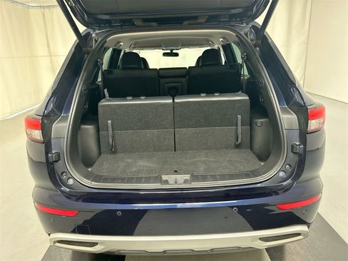 Used 2023 Mitsubishi Outlander SE image 23