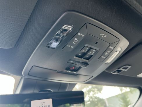 New 2026 Toyota Sienna Platinum AWD/4WD image 27
