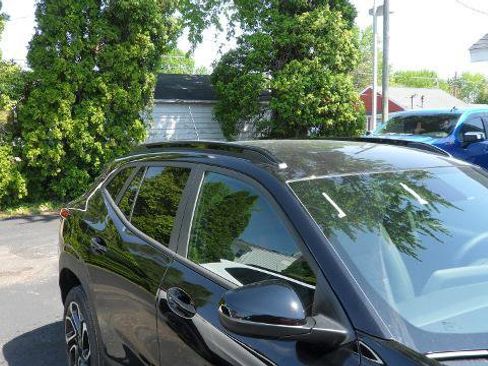 Used 2026 Chevrolet Trax RS FWD image 4