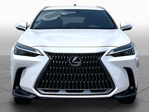 Used 2024 Lexus NX 250 FWD w/ Towing Package (2000 Lbs) image 4