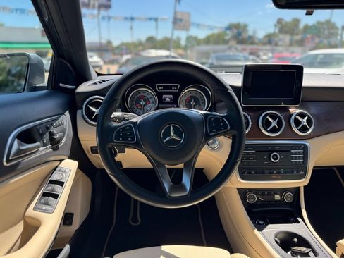 Used 2017 Mercedes-Benz GLA 250 4MATIC image 15