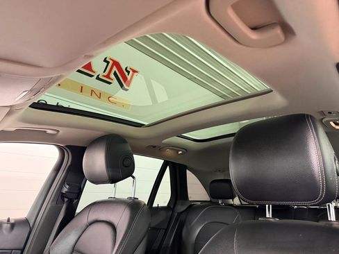 Used 2021 Mercedes-Benz GLC 300 4MATIC image 13