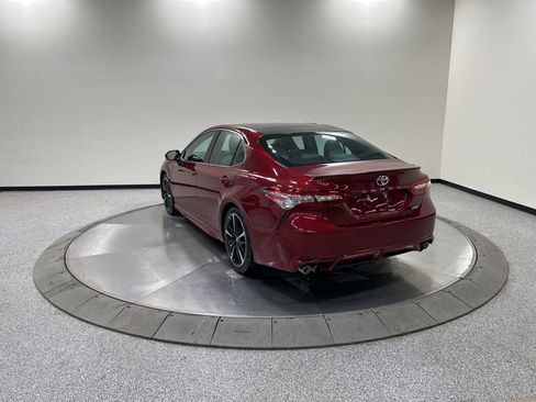 Used 2018 Toyota Camry XSE image 8
