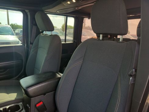 Used 2024 Jeep Wrangler Sport S image 12