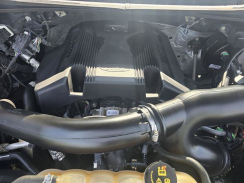 Used 2018 Ford F150 XLT w/ Equipment Group 302A Luxury AWD/4WD image 17