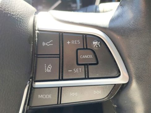 Used 2021 Toyota Highlander Limited image 21