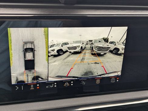 Used 2025 GMC Sierra 2500 AT4 w/ AT4 Premium Plus Package AWD/4WD image 22