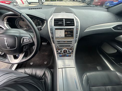 Used 2017 Lincoln MKZ Reserve w/ Luxury Package AWD/4WD image 9