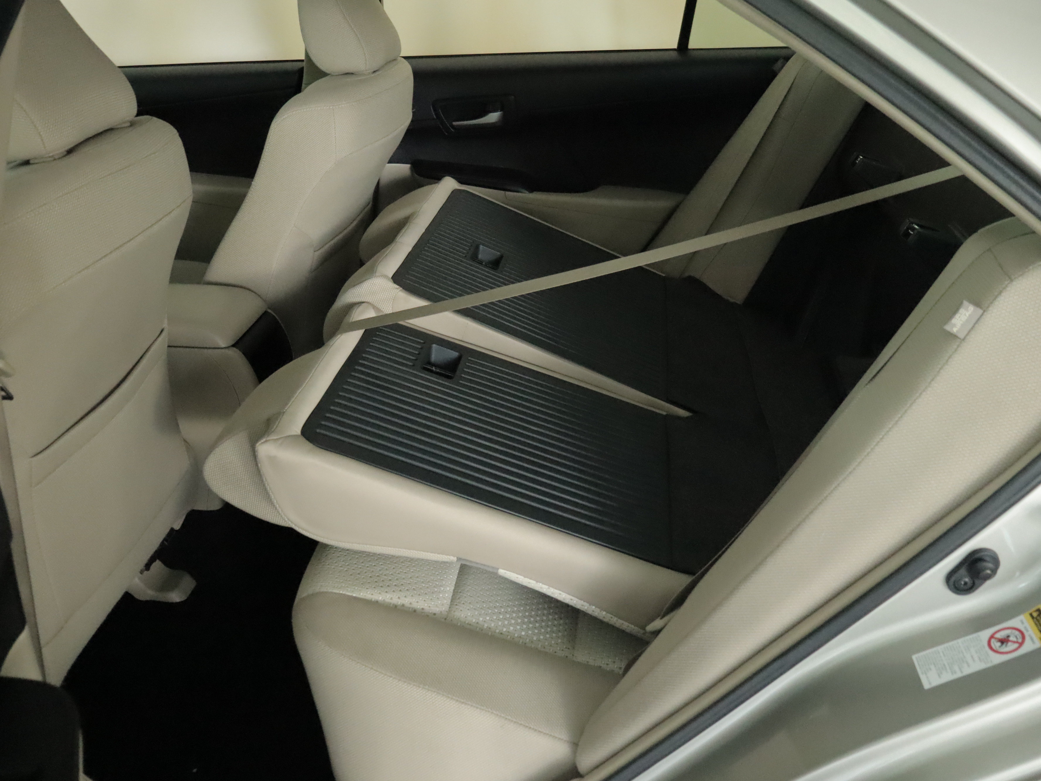 Used 2014 Toyota Camry LE FWD image 20