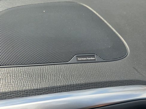 Used 2016 Volvo XC60 T5 Platinum image 16