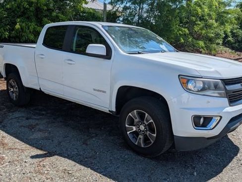 Used 2017 Chevrolet Colorado Z71 AWD/4WD image 2