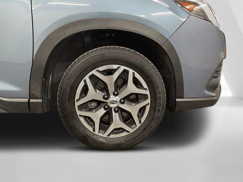 Used 2023 Subaru Forester Premium AWD/4WD image 36