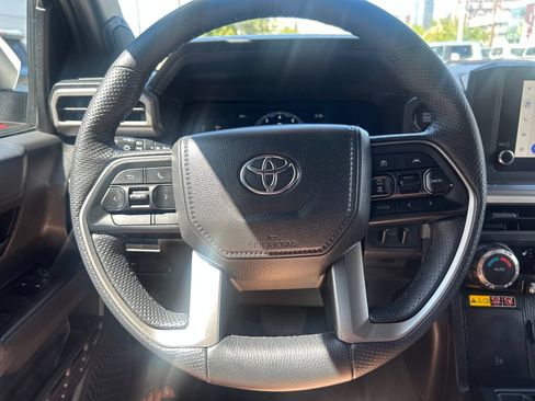 Certified 2025 Toyota Tacoma SR5 AWD/4WD image 17
