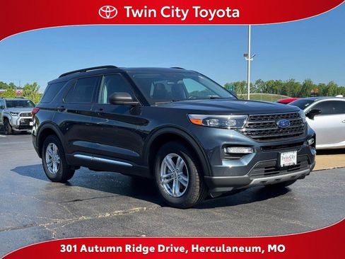 Used 2022 Ford Explorer XLT w/ Equipment Group 202A AWD/4WD image 1
