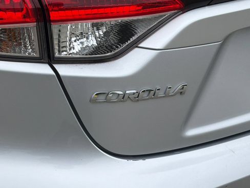 Used 2022 Toyota Corolla SE FWD image 25