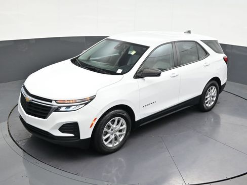 Used 2022 Chevrolet Equinox LS FWD image 15