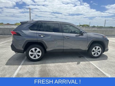 Used 2024 Toyota RAV4 LE image 38