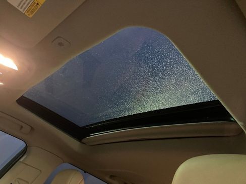 Used 2023 Toyota Highlander Limited image 16