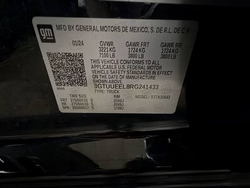 Used 2024 GMC Sierra 1500 AT4 w/ Technology Package AWD/4WD image 38