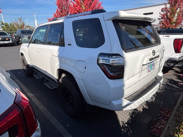 Certified 2020 Toyota 4Runner SR5 Premium w/ Moonroof Package AWD/4WD image 3