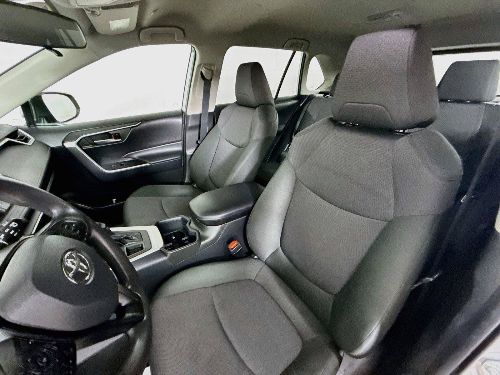 Used 2025 Toyota RAV4 XLE AWD/4WD image 5