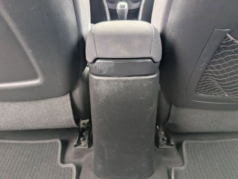 Used 2013 Hyundai Accent SE image 36