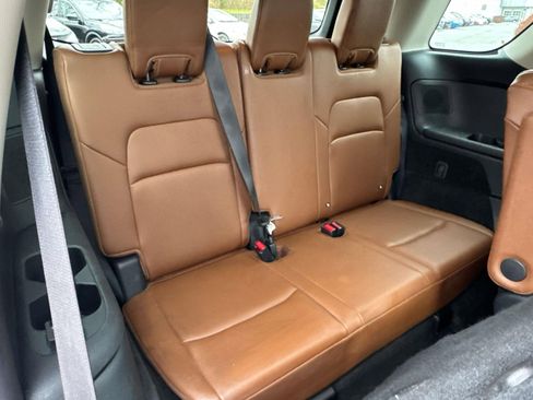 Used 2023 Nissan Pathfinder Platinum image 27