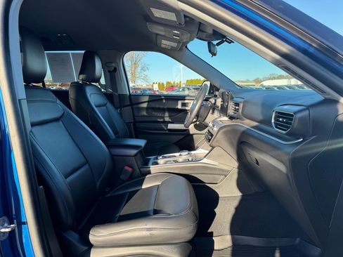 Certified 2022 Ford Explorer XLT w/ Equipment Group 202A image 13