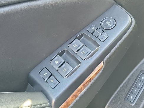 Used 2019 Chevrolet Tahoe Premier image 16