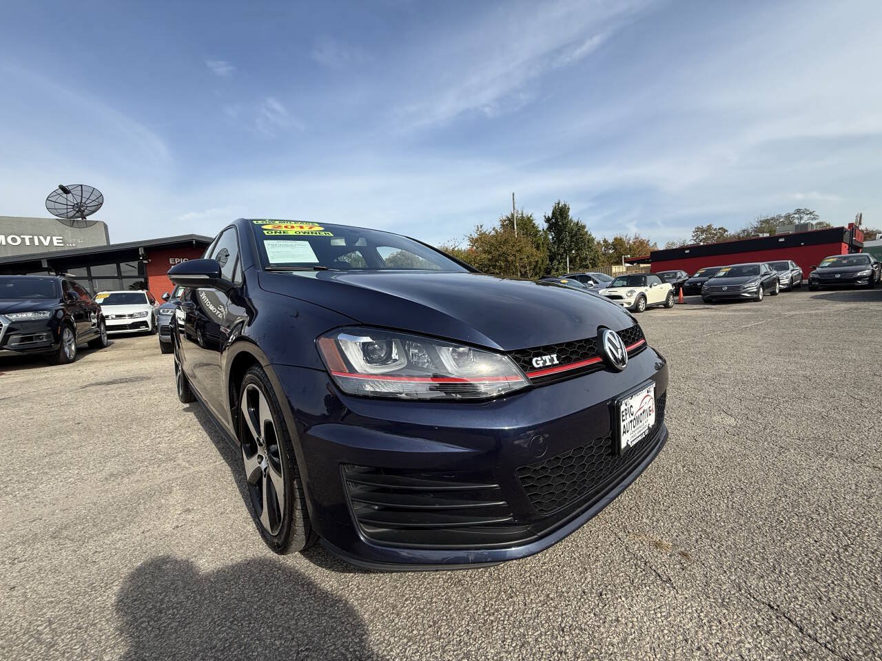 Used 2017 Volkswagen GTI SE FWD image 8