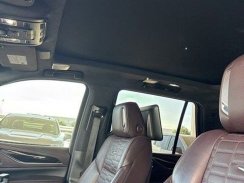 Used 2021 Cadillac Escalade Sport Platinum image 4