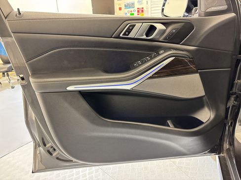 Used 2023 BMW X5 sDrive40i w/ Premium Package image 12