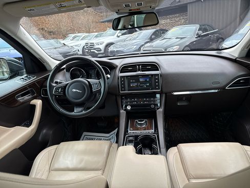 Used 2017 Jaguar F-PACE Prestige image 37