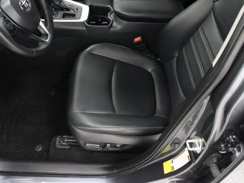 Used 2023 Toyota RAV4 XLE Premium FWD image 15