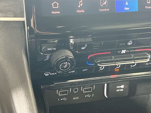 Used 2022 Jeep Grand Cherokee Limited image 20