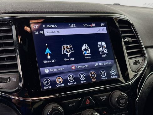 Certified 2021 Jeep Grand Cherokee Limited w/ Luxury Group II image 19